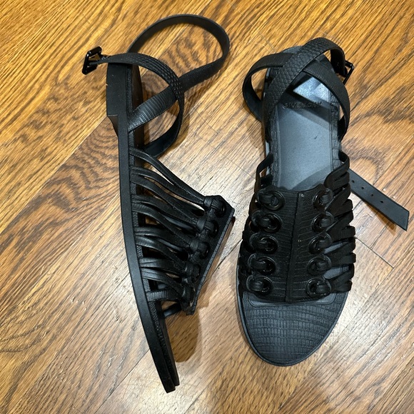 Givency Black Strap Sandal Flat, 41 never worn - Picture 4 of 6